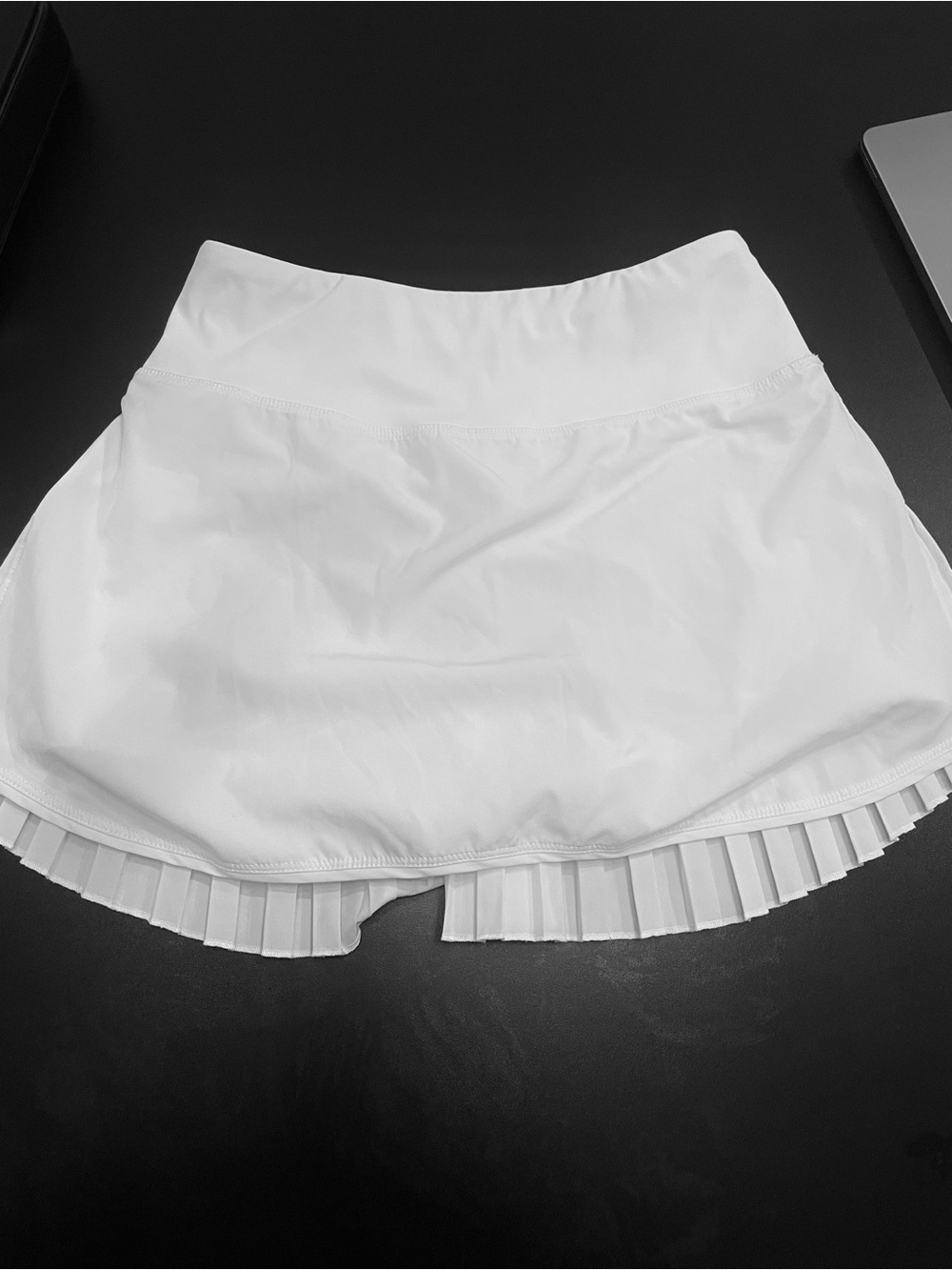 Baleaf White Pleated Mini Skirt with Zip Pocket - Picture 2 of 3